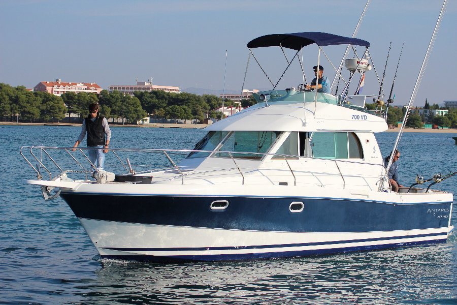 Charter de pesca Bakul